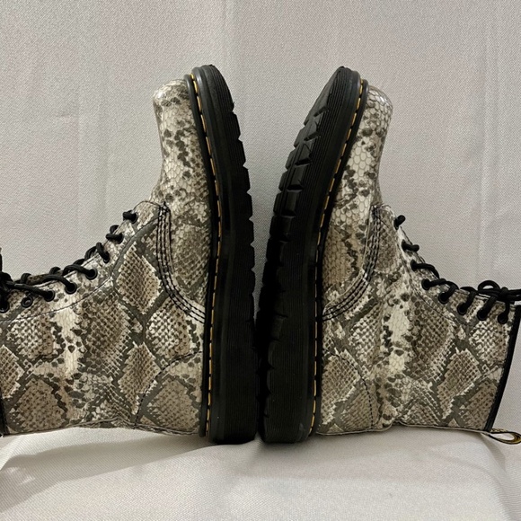 DR MARTENS SNAKESKIN LEATHER BOOTS, SIZE 8 (Women's 10, Men's 9) EUC - Picture 3 of 7